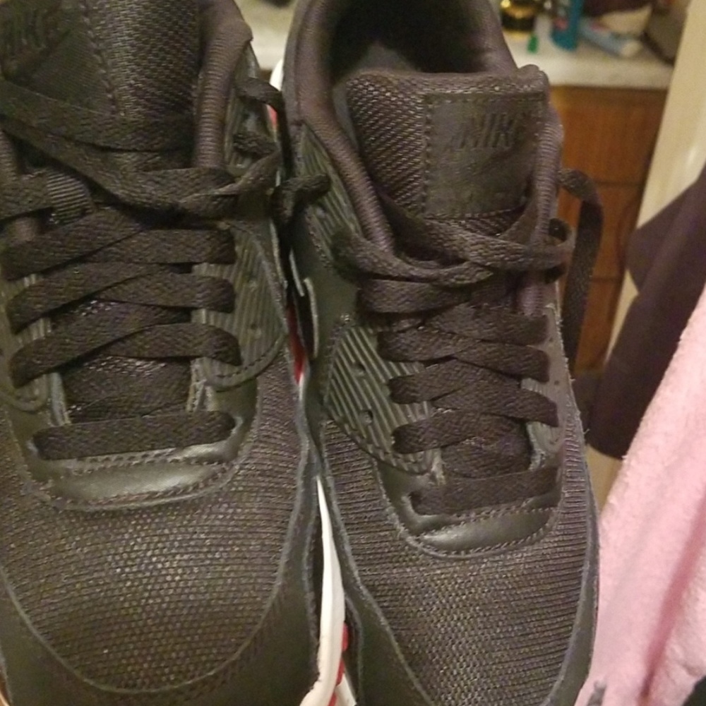 Nike's - Picture 3 of 7